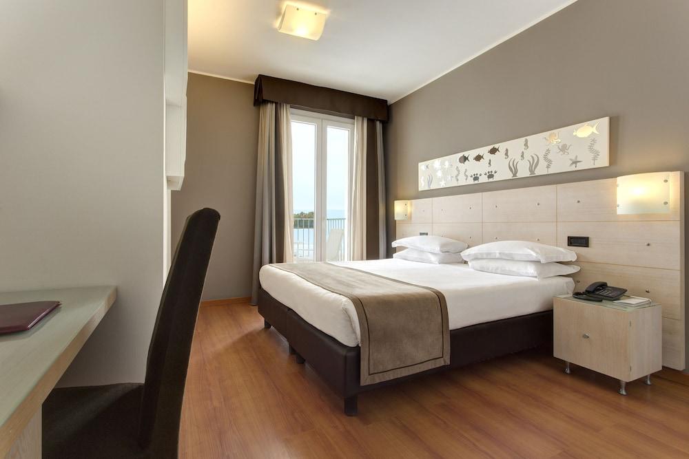 Victoria Frontemare & Hotel 4*